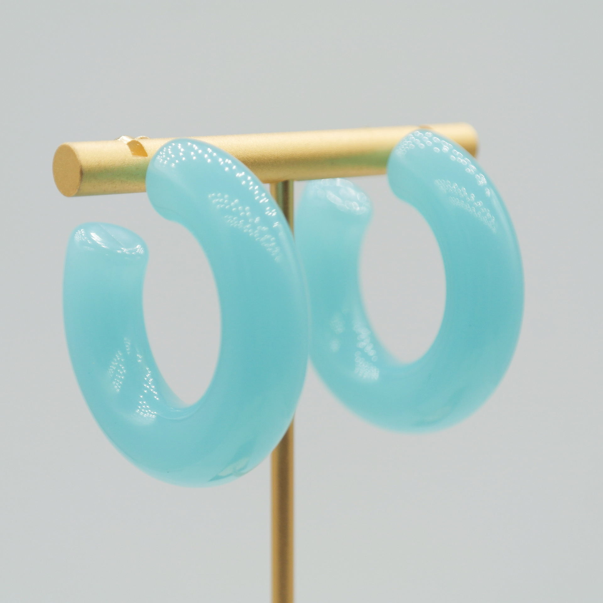 1 Pair Elegant Sweet Solid Color Stoving Varnish Arylic Hoop Earrings display picture 4