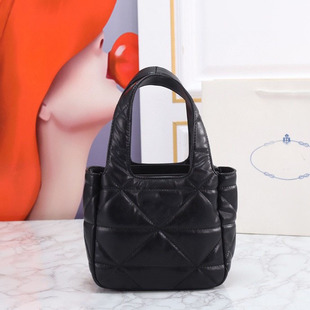 P�Ҽ{����Ƥ���ز˻@�Ӱ�ُ��������С̖Ůʿ��ɫ