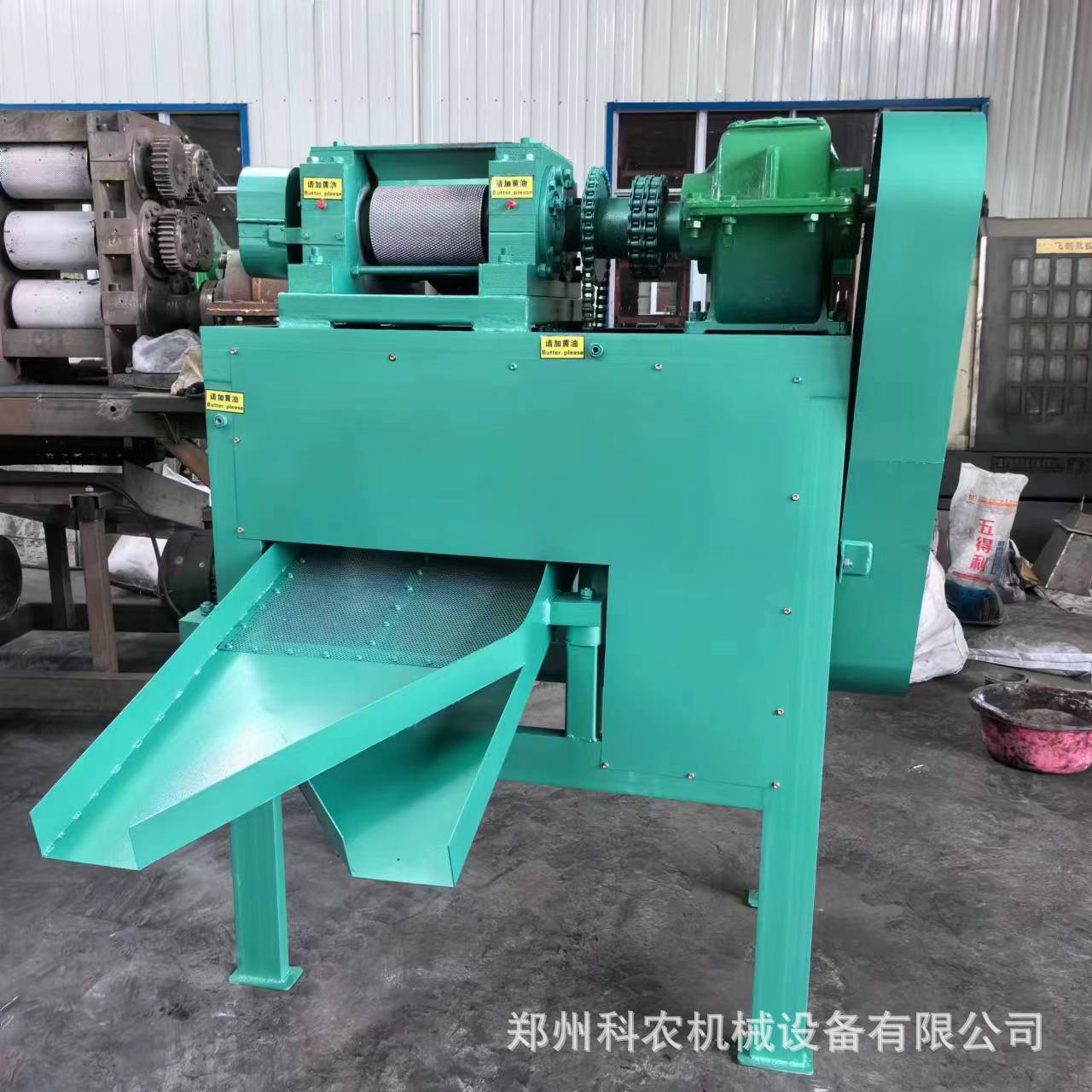 复合肥挤压造粒机设备 干法化肥双辊挤压造粒机 石墨粉干粉造粒机