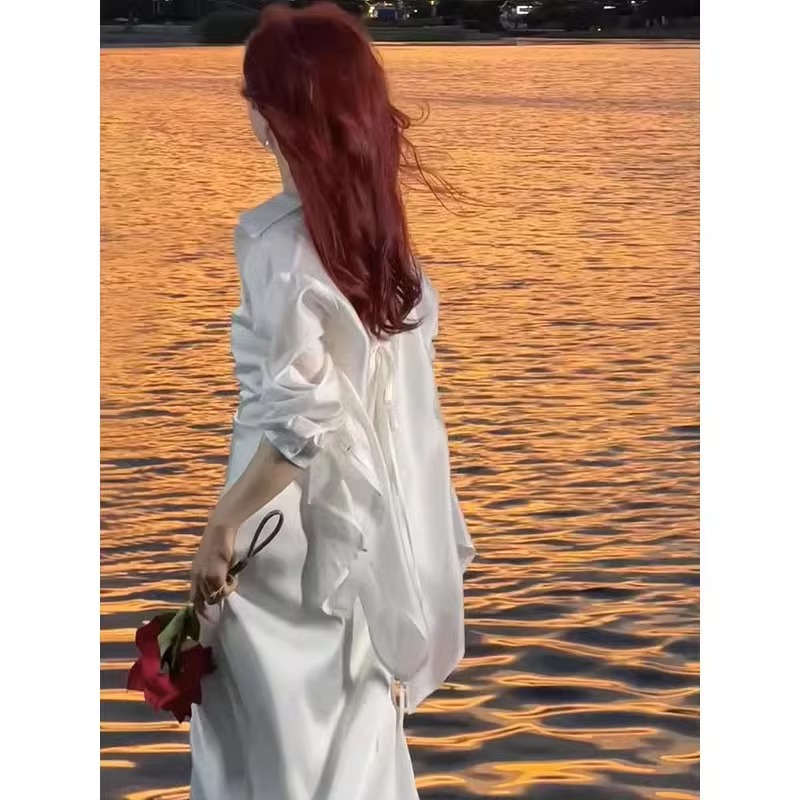 하얀색