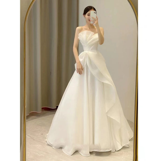 Strapless Light Wedding Dress 2023 New Shopee Southeast Asian French Senior Main Yarn Travel Shot Niche Simple Outgoing Yarn