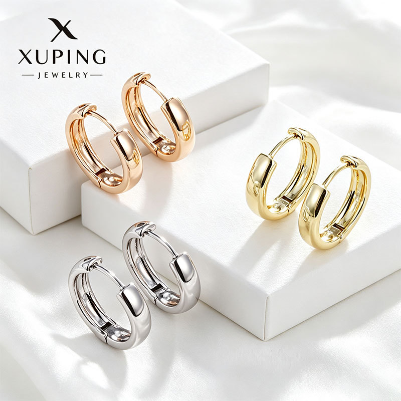 Pendientes de anillo liso de aleación de cobre Xuping para mujer, estilo simple y frío, pendientes de anillo de oreja, lujo ligero, sensación de alta gama, otoño e invierno