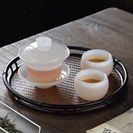 酒杯;果盘、果篮;盘