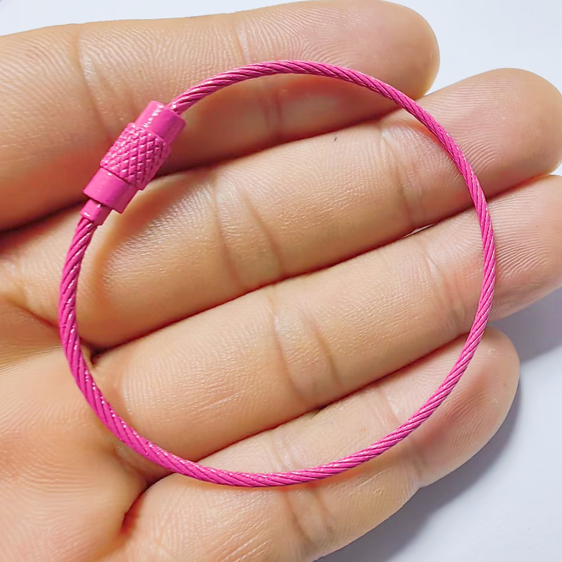 Fabricante Wholesale   Anillo de alambre de acero inoxidable de varios colores   Cordón Keychain    1.5 * 15 cm