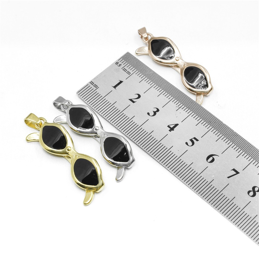 Minimalist Sunglasses Pendant Necklace In Titanium Stainless Steel_voghion.com