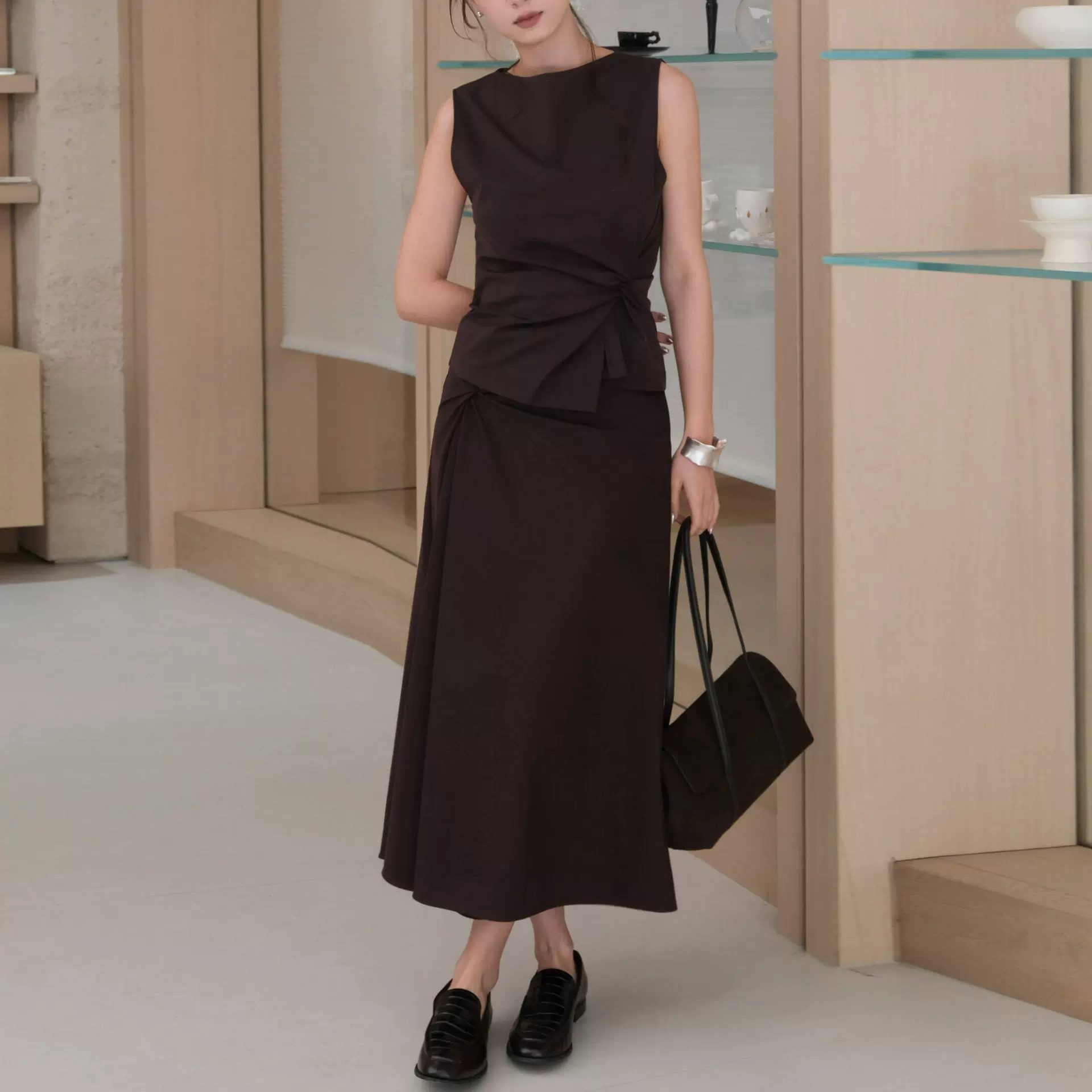 C家无袖套装扭结修身上衣扭结弹力腰半身裙纯色26新品 1327027002