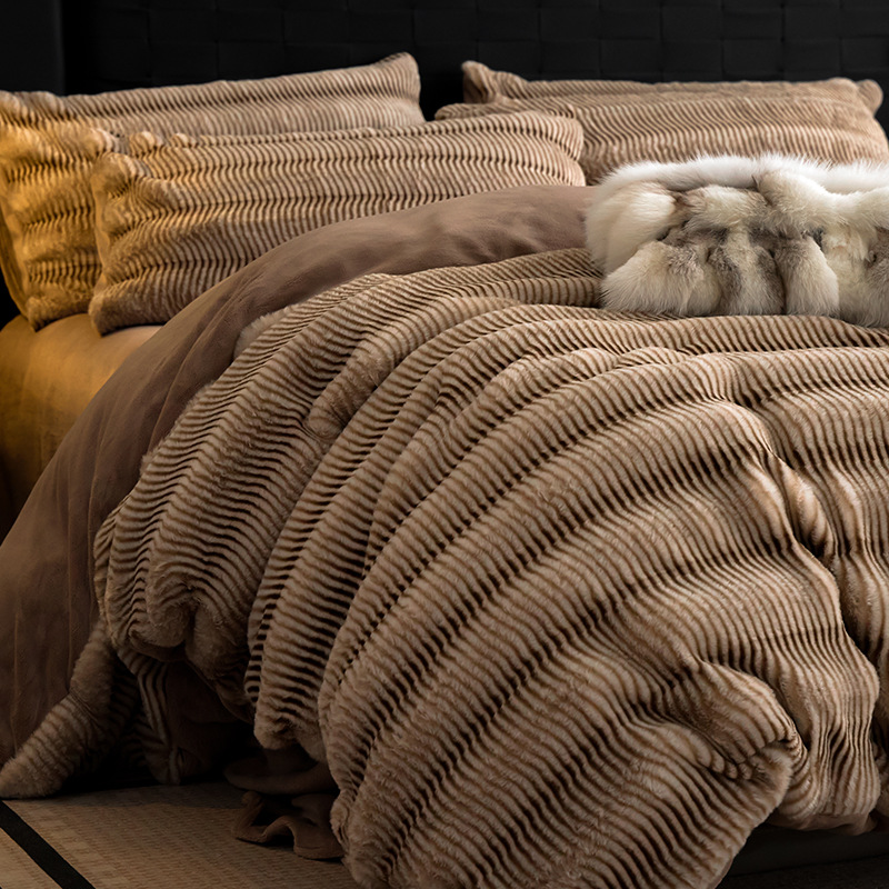 Lujo ligero conejo peluche de invierno engrosado peluche de coral peluche cálido edredón de cama de franela