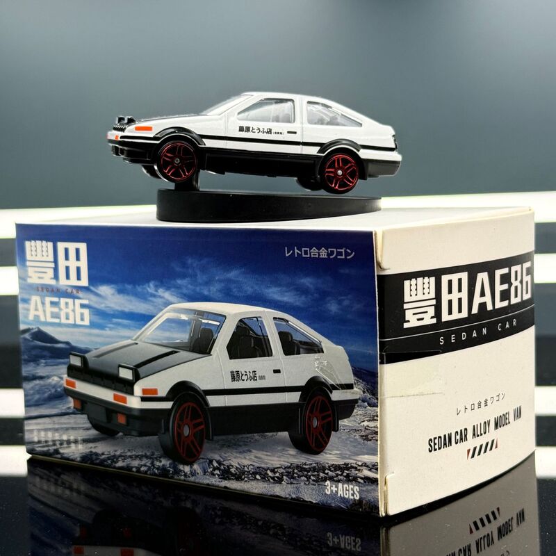 Alloy car model AE86 drift tail-flick rotating car center console ornaments 1:64 small truck toy model generation hair