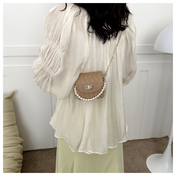 Women's Mini Straw Solid Color Elegant Pearls Lock Clasp Straw Bag display picture 16