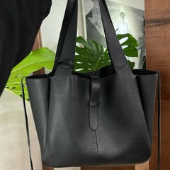 大容量通勤真皮水桶包女2025春季新款高级荔枝纹头层牛皮托特单肩