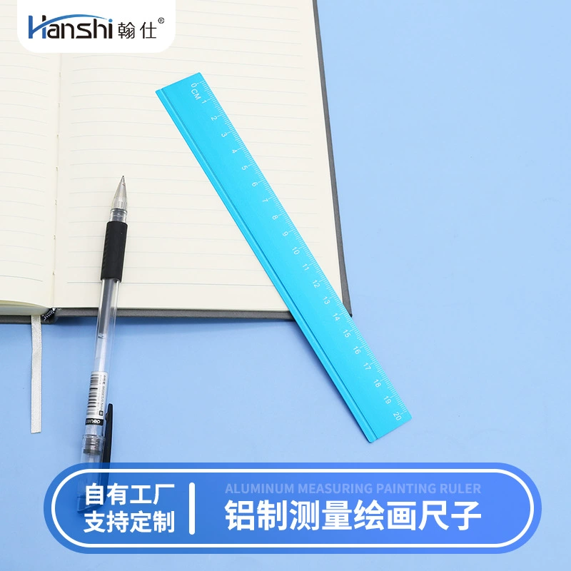 Производитель поставляет минималистичную линейку из алюминиевого сплава с прямой линейкой металлической обмотки студента 15 см