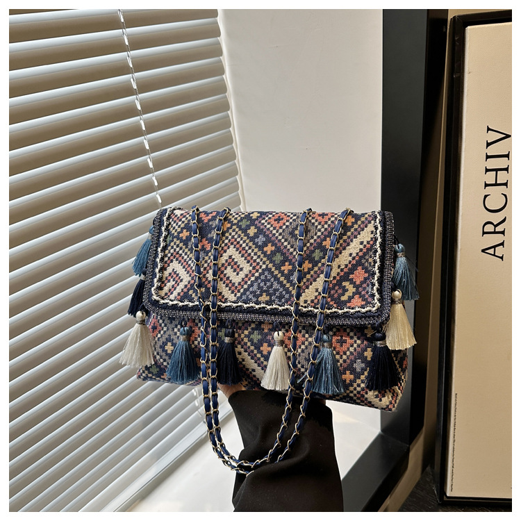 336g Weight Flip Cover Closure Type Single Shoulder Strap Strap Type Shoulder Bag Bags Type Casual, Holiday Occasion Cloth Material Geometric Pattern All Seasons Season Women's Gender Elegant, Ethnic Style Style Square Shape Women's Cloth Geometric Elegant Ethnic Style Square Flip Cover Shoulder Bag 35