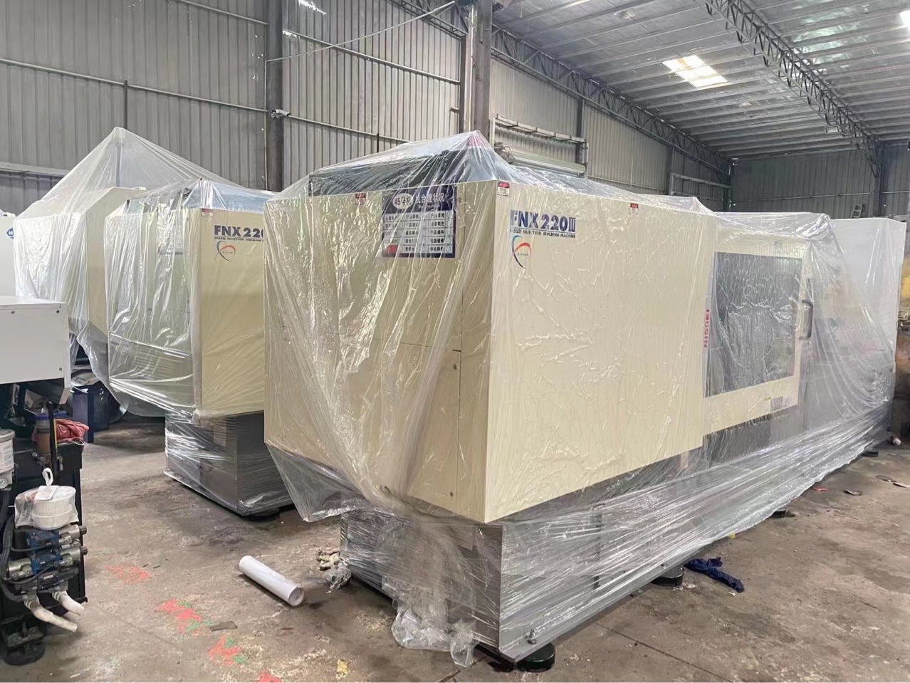 日本日精注塑FNX220三代油压机，机器使用不到三个月，卧式注塑机
