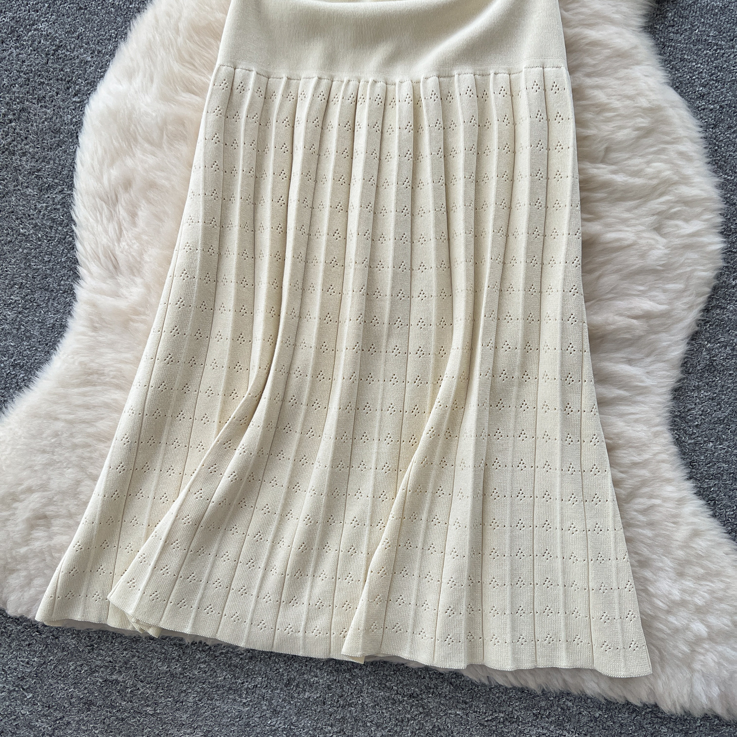 Women's French Style Beaded round Neck Short Sleeve Knit Dress Elegant Slimming Inner Sweater Dress_ecoleips.com