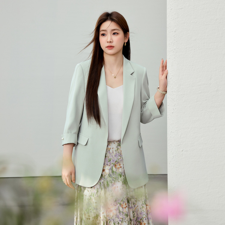 светло-зеленый