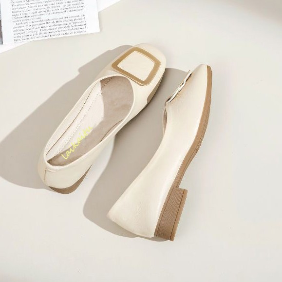 2026 verano nuevo estilo coreano de cabeza cuadrada botón simple zapatos de piel suave zapatos de piel suave simple zapatos de cuero de talón grueso zapatos de talón corto