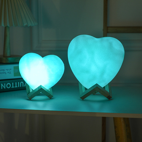 Creative Love Small Night Lamp USB Charging Remote Desk Lamp Dorm Eye-Caring Soft Light Atmosphere Bedside Lamp Bedroom Ornament