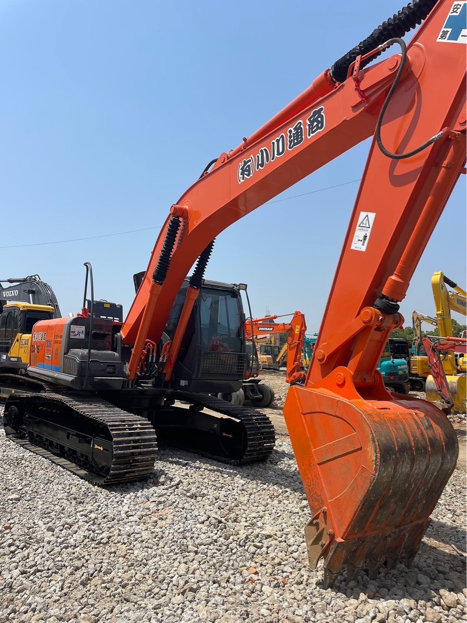 Comercio Exterior Exportación de segunda mano Hitachi 200 300 400 Excavadora línea de comercio exterior