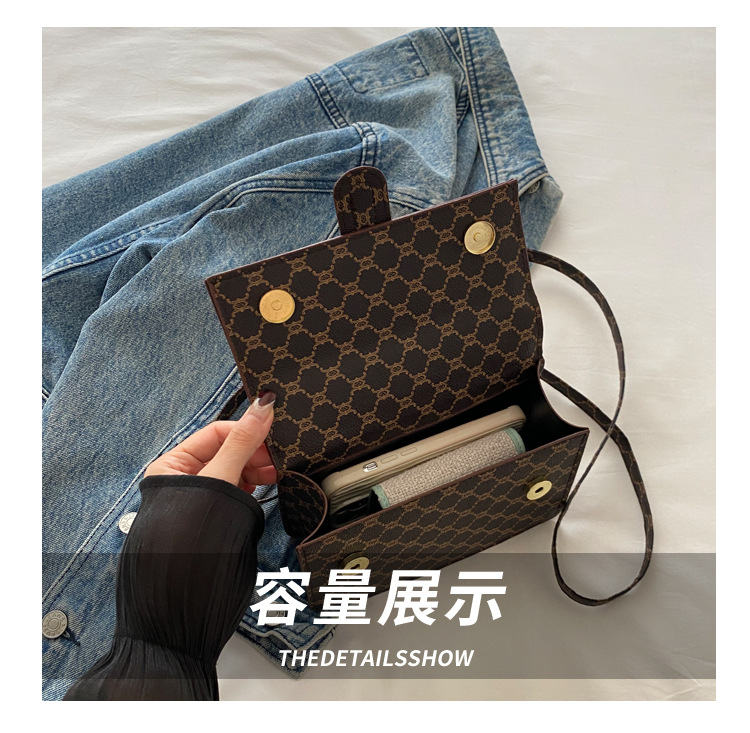The 2024 new women's bag features a high-end texture, a niche and fashionable style, a retro and versatile small square bag, and a hand-held shoulder crossbody bag undefined
