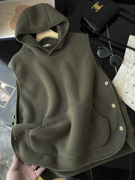 With hood, green