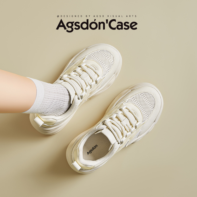 Augu Shi Deng red zapatos blancos para mujeres 2025 nuevo estilo de verano estilo universitario muffin zapatos deportivos de suela gruesa zapatos de skate ligeros