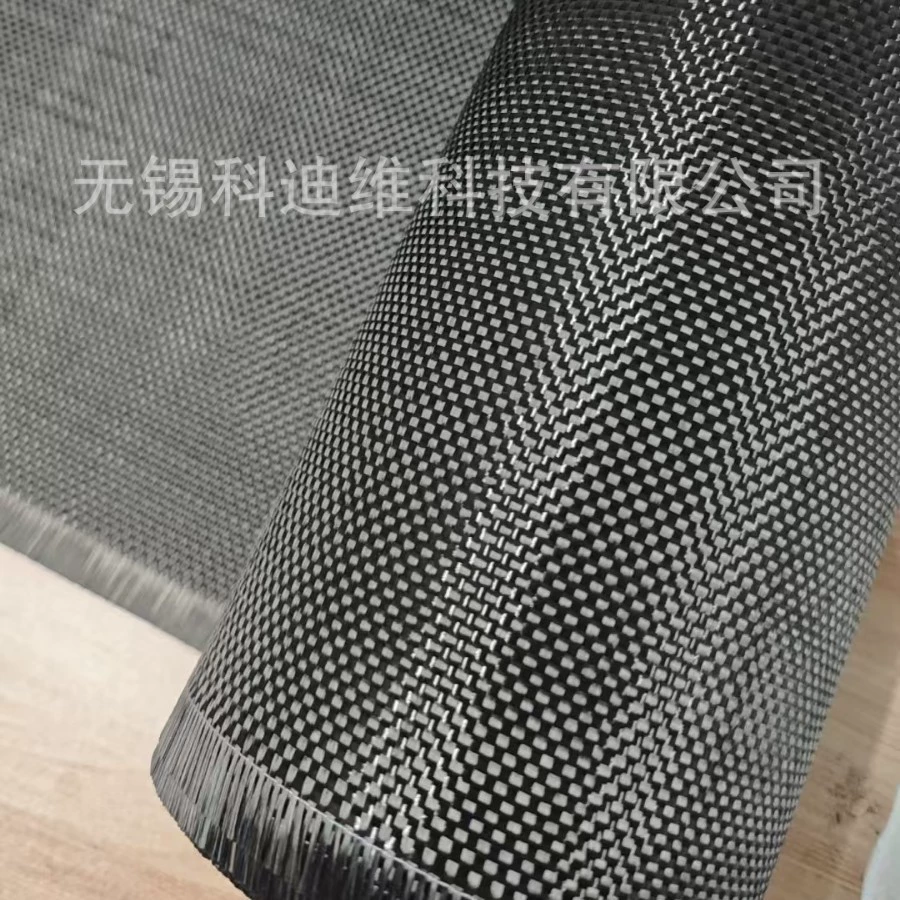 Завод по производству углеродного волокна 3K200 обрабатывает углеродное волокно твил и специализируется на изготовлении аксессуаров из углеродного волокна по чертежам.