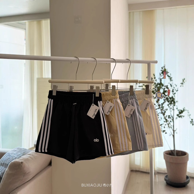 Protein Cotton Shorts, Summer Sports Shorts, Loose and Breathable Three-Point Pants, Casual Wide-Leg Three-Stripe Shorts Protein Cotton Shorts, Summer Sports Shorts, Loose and Breathable Three-Point Pants, Casual Wide-Leg Three-Stripe Shorts