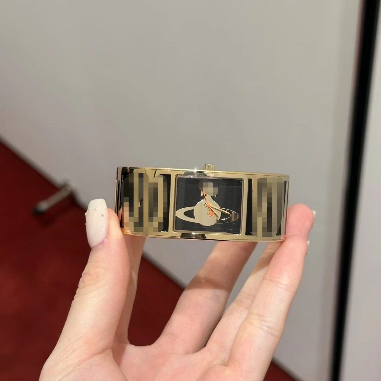 2025 ウエストクイーンウォッチ、中古エナメルウォッチ、小紅書人気の小さな四角い時計、ファッショナブルで軽い高級感