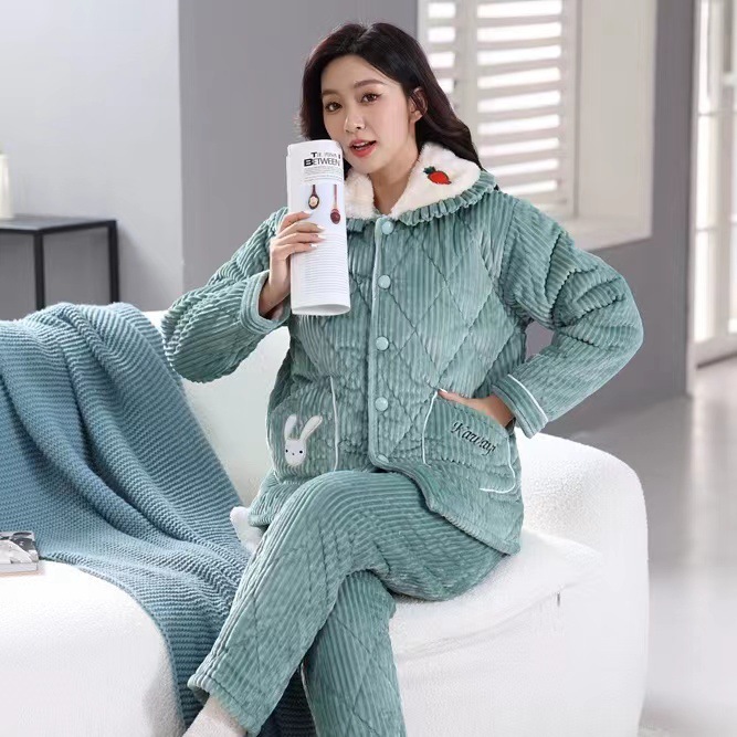 パジャマ女性冬のサンゴのベルベットの三層の厚いベルベット保温綿フランネル春秋冬の家庭服
