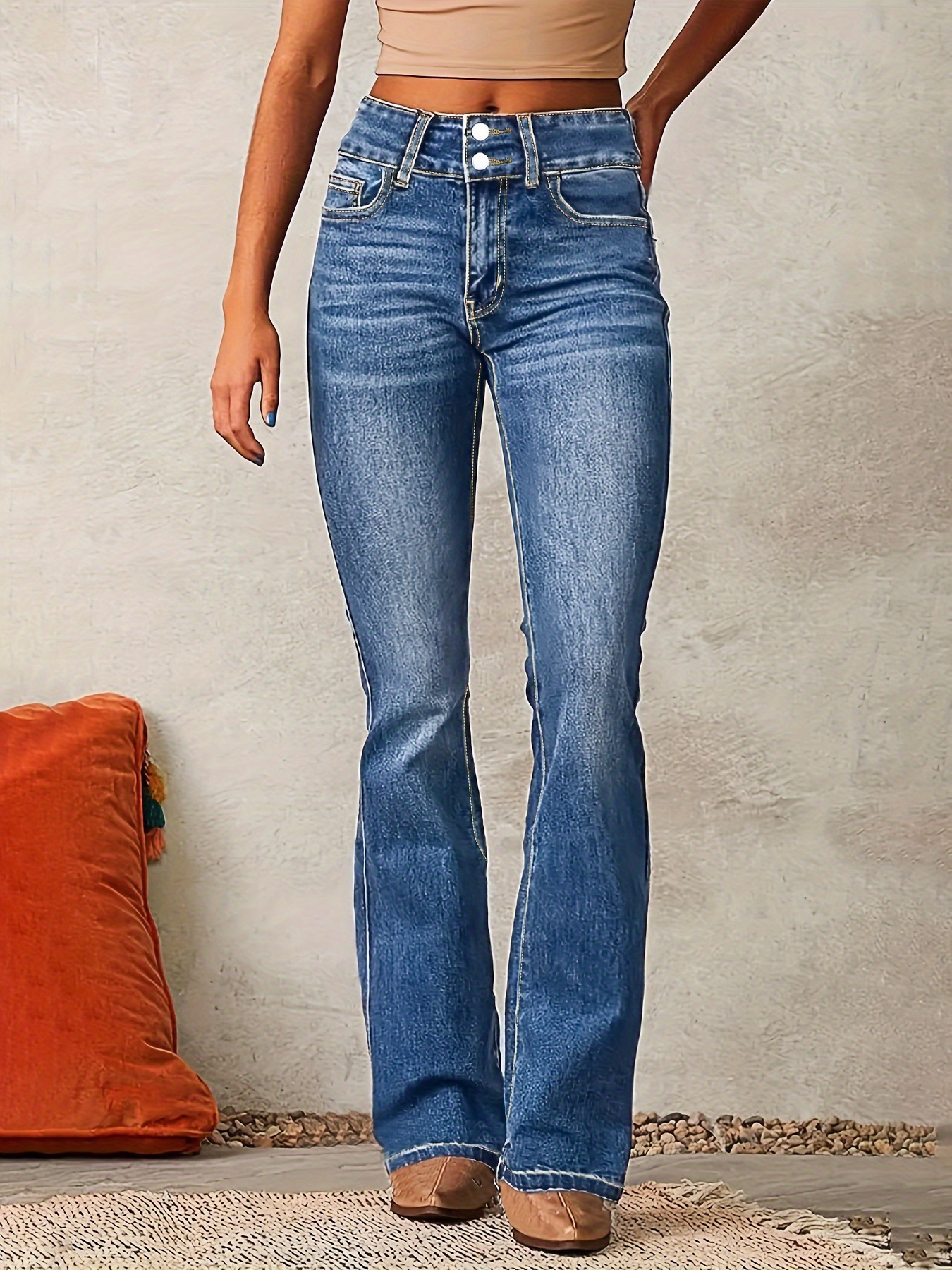 Jean évasé stretch vintage pour femme - Jean en denim délavé et usé, coupe pattes d'éléphant, idéal pour un look streetwear et rétro_voghion.com