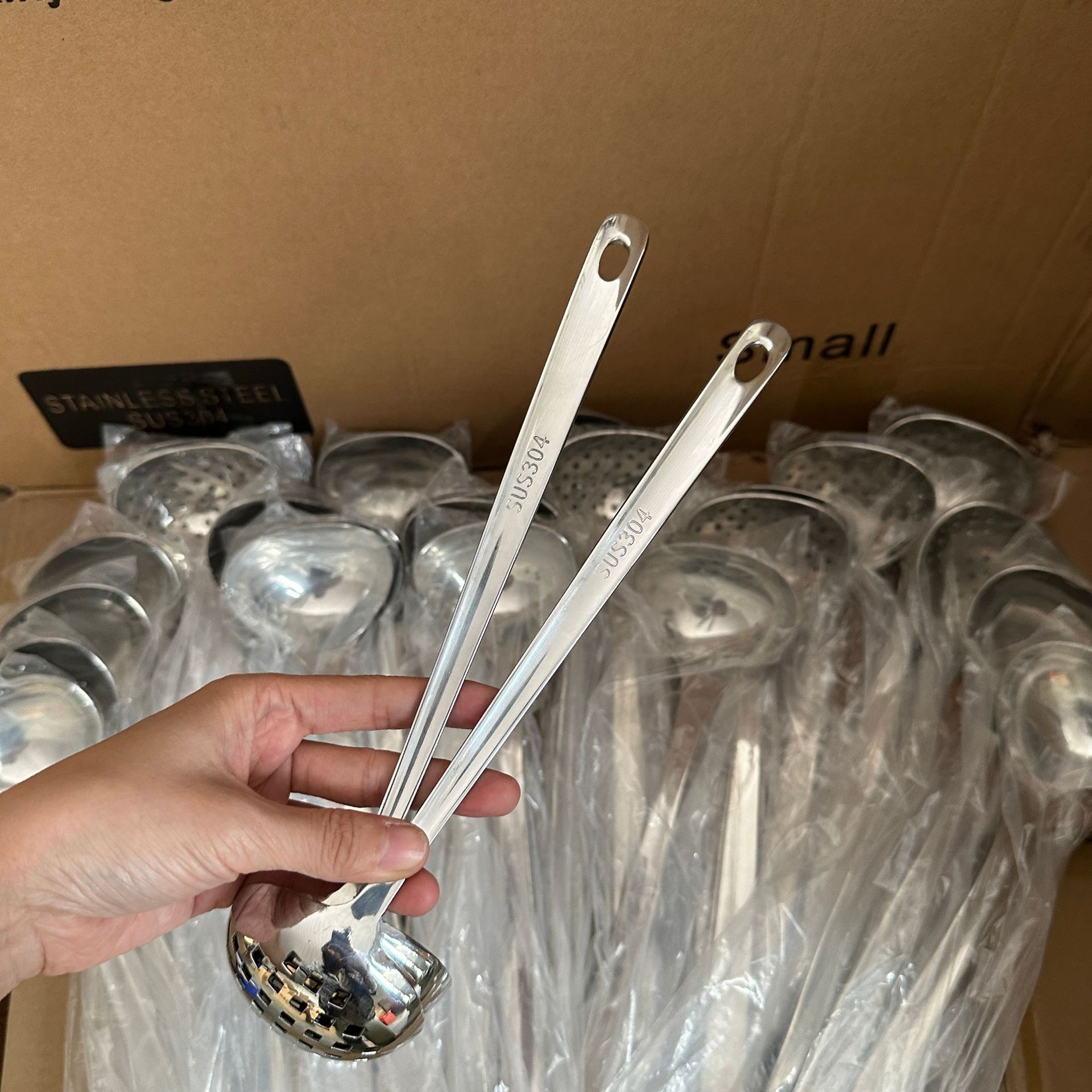 Espumadera de acero inoxidable con mango largo para sopa y hot pot_voghion.com