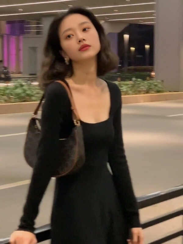 【现货】小众不撞款裙子巨好看的早秋法式小资气质长袖黑色连衣裙|undefined