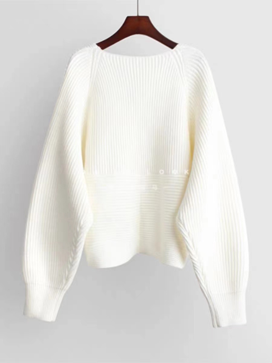 Oversized V-Neck Sweater – 3D Geometric Knit Pullover (One Size, Gray/White/Black, Arctic Fleece Blend,, Winter Layering Essential)_voghion.com