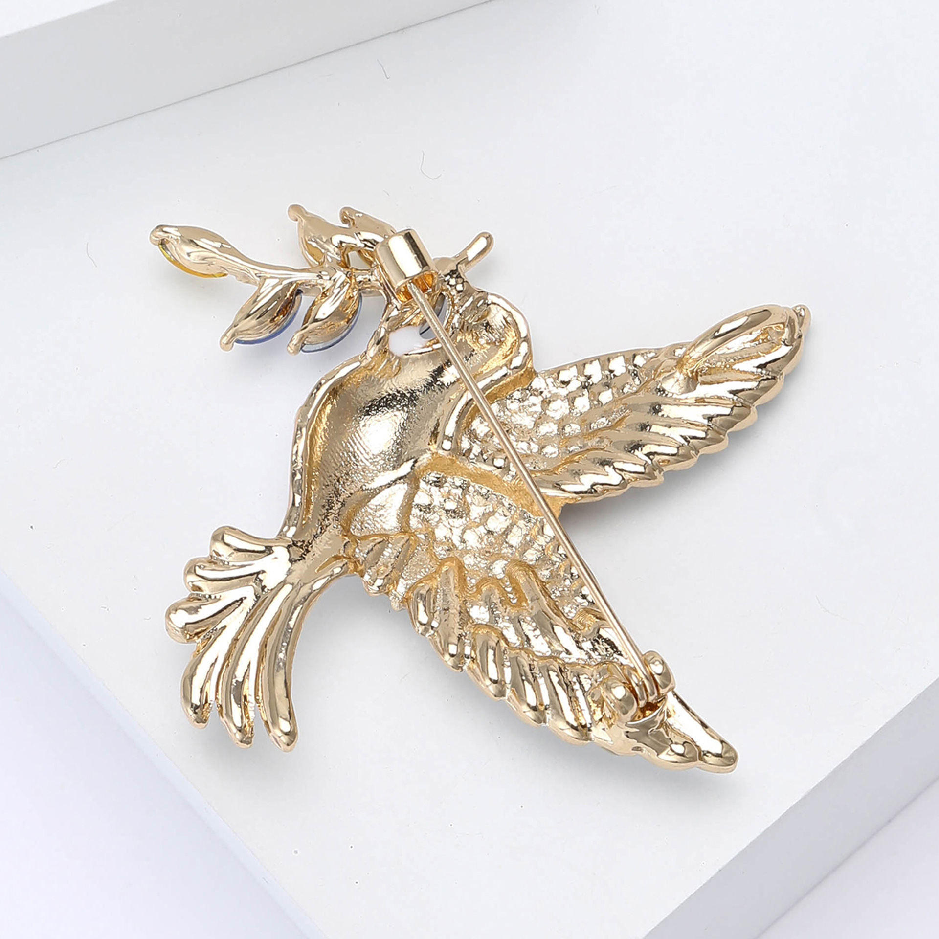 New Stylish and Exquisite Alloy Enamel Dove Brooch, Versatile and Elegant, Suitable for Women's Sweaters and Coats, Decorative Pin