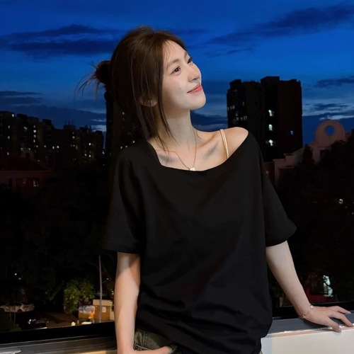 White Angled Shoulder Revealing Collar Sexy Shoulder Pure Desire Short Sleeve T-Shirt for Women Early Autumn Loose Lazy One-Shoulder Top