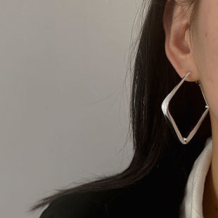 European and American square earrings for women in summer exaggerated 2025 new trendy ear jewelry niche design big earring wholesale