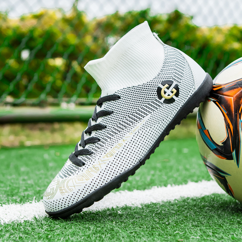 흰색 짧은 손톱