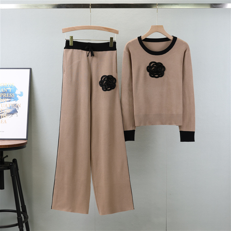 Moteriški drabužiai rudeninis naujas kamelijos megztas kostiumas moteriškas megztas apvalia kaklelis megztas plačios kelnės temperamento dviejų dalių kostiumas_voghion.com