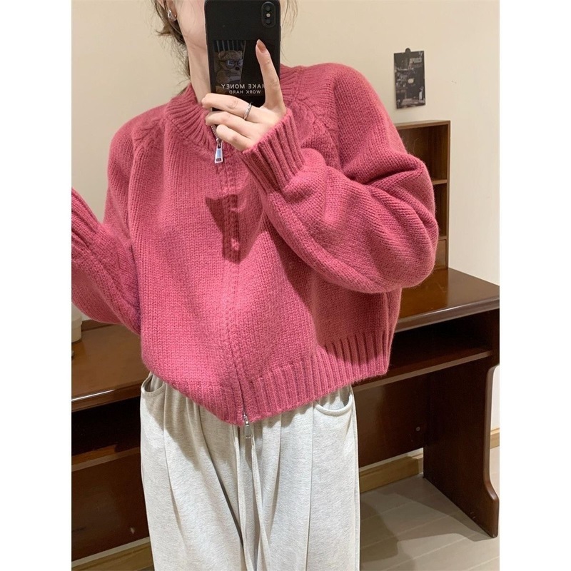 小柄な小さい丸首のファスナーのキャンディー色のニットのカーディガンの女性の秋冬の新型はやせている気質のセーターのコートを現します。|undefined