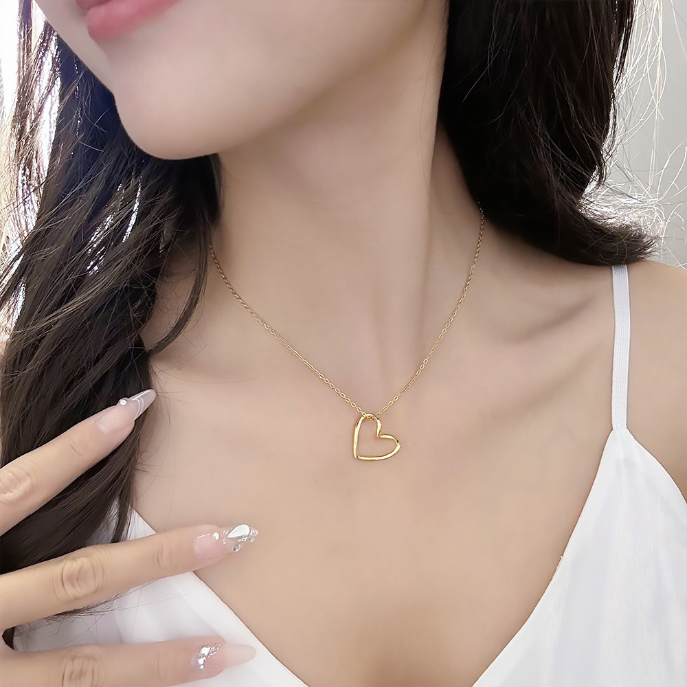 Daily Occasion 304 Stainless Steel Material Wholesale Jewelry IG Style Sweet Heart Shape Titanium Steel Plating Pendant Necklace