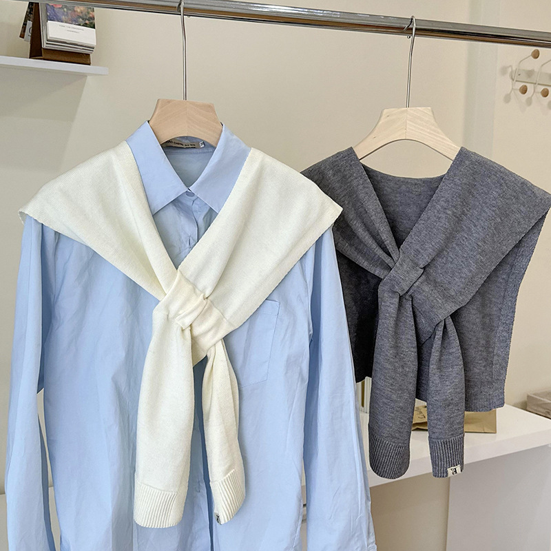 Mantón exterior de mujer 2025 nuevo estilo primavera y otoño a rayas de punto pequeño chal fino de gama alta a juego suéter camisa bufanda