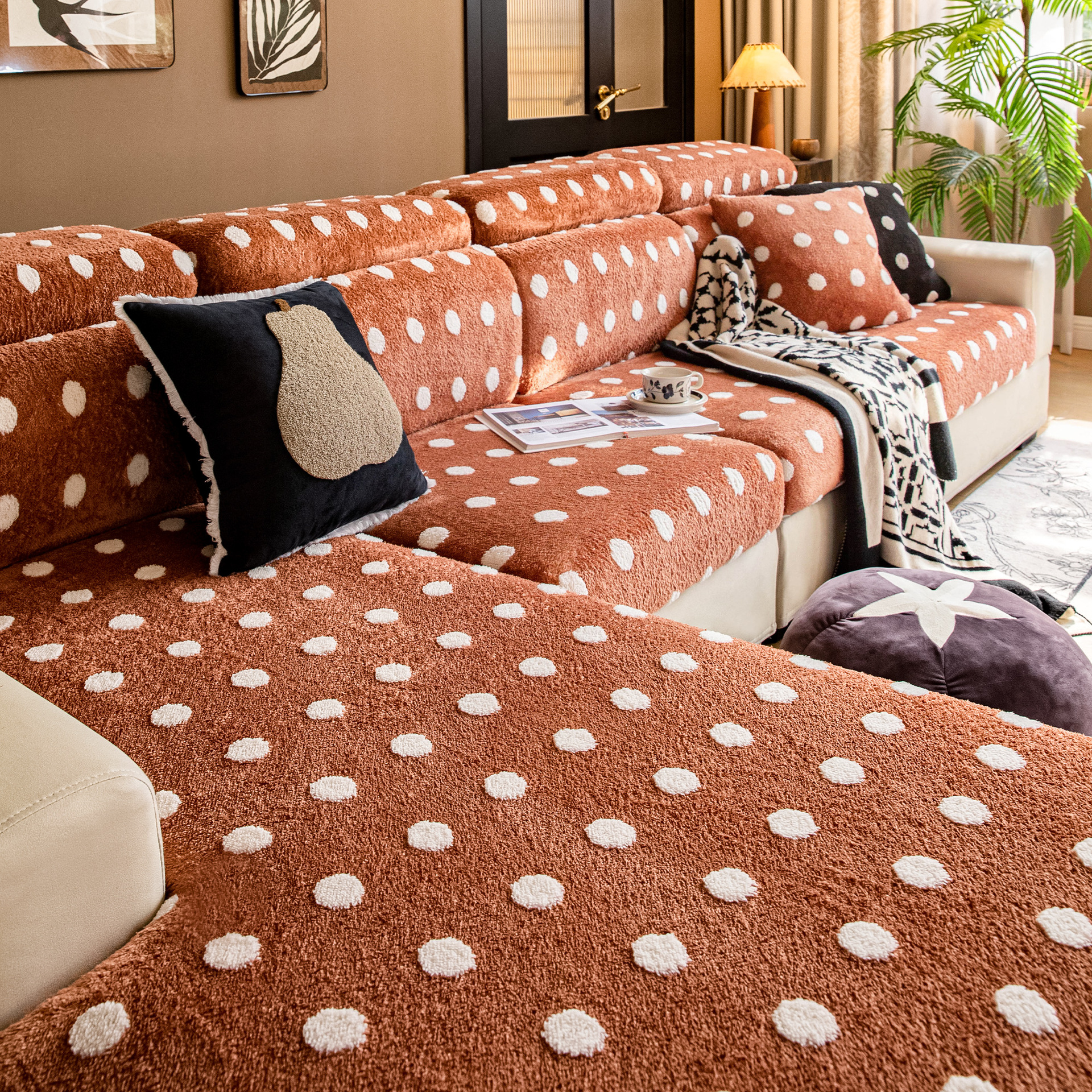 Sofá cubierta de invierno 2025 nuevo cojín de peluche grueso cubierta de cubierta de protección contra gatos rascar tela de cubierta tres asientos una princesa