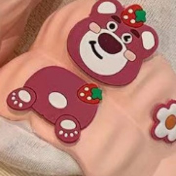 2024草莓熊拖鞋女踩屎感公主风云朵学生家用可爱网红一字拖女休闲