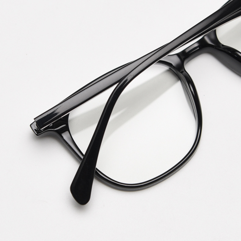 Fashionable Square Eyewear Frames For Students And Unisex Style_voghion.com