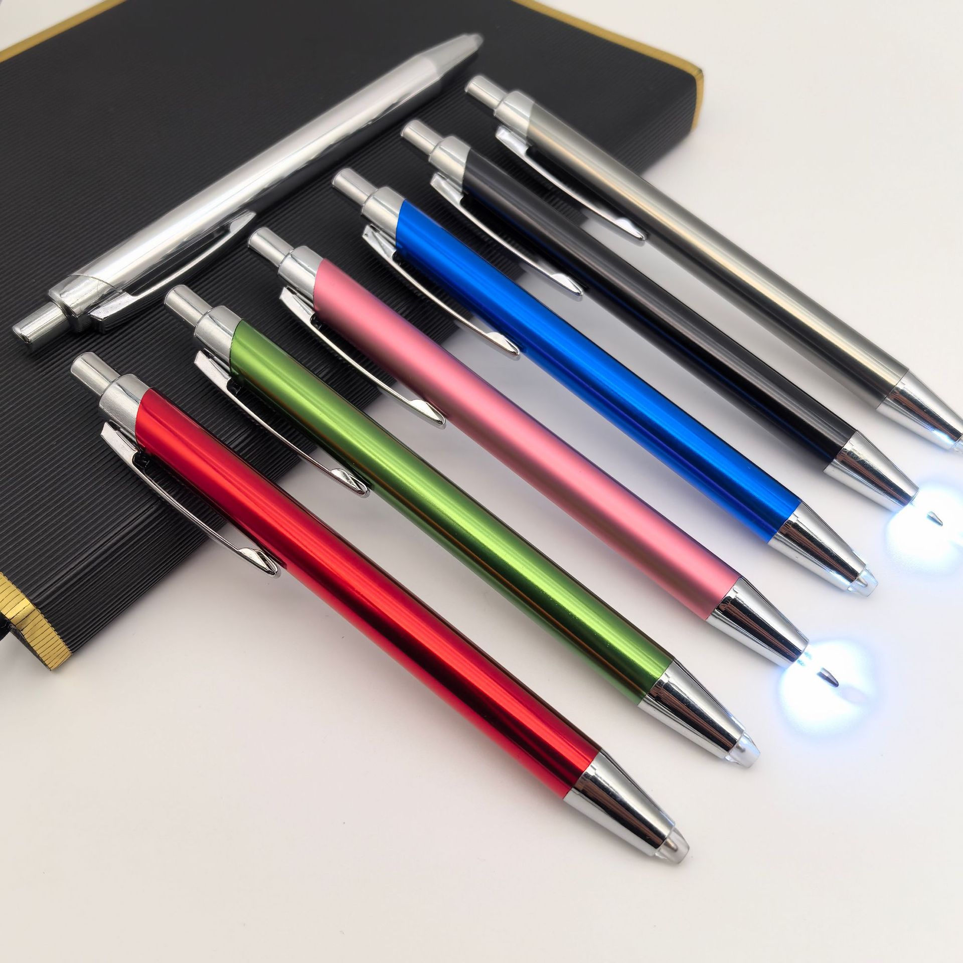 Japón y Corea del Sur Hot ventas metal lápiz de regalo de metal cálido lápiz creativo LED iluminado lápiz de regalo