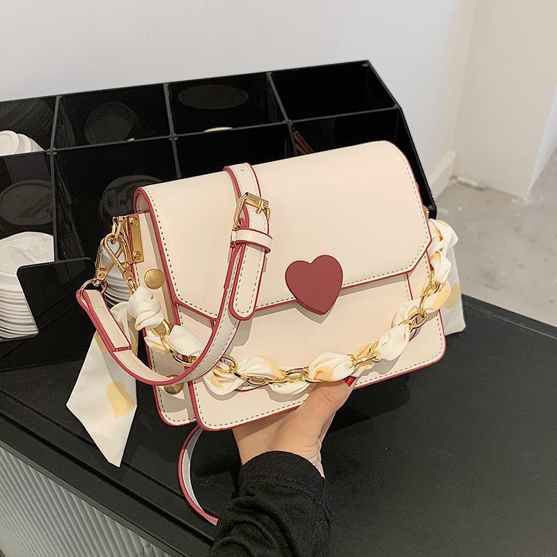 Women's Small Pu Leather Heart Shape Streetwear Magnetic Buckle Crossbody Bag display picture 8