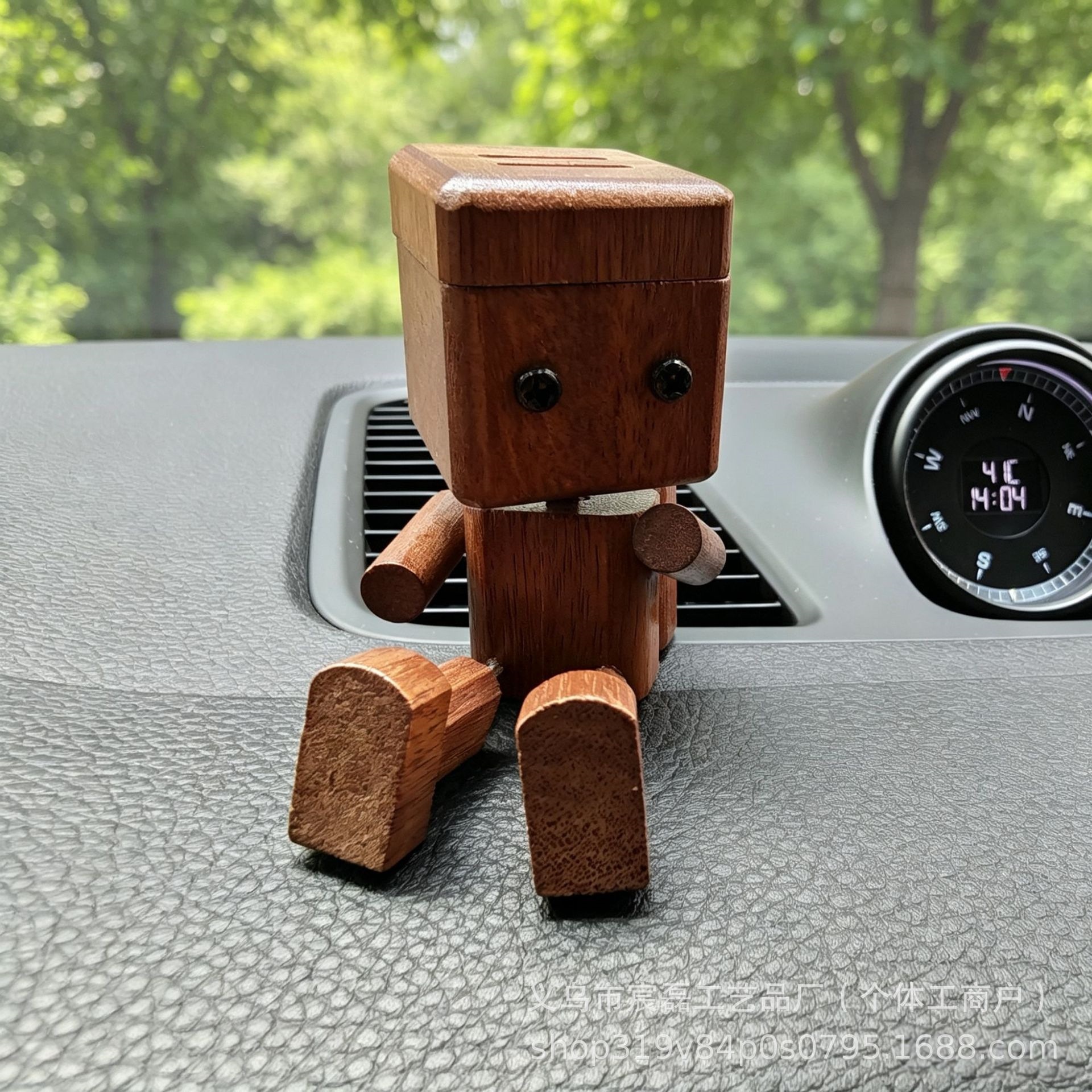 Creative wooden figurine car ornament, car robot healing ornament, cute aromatherapy stress-relief car ornament