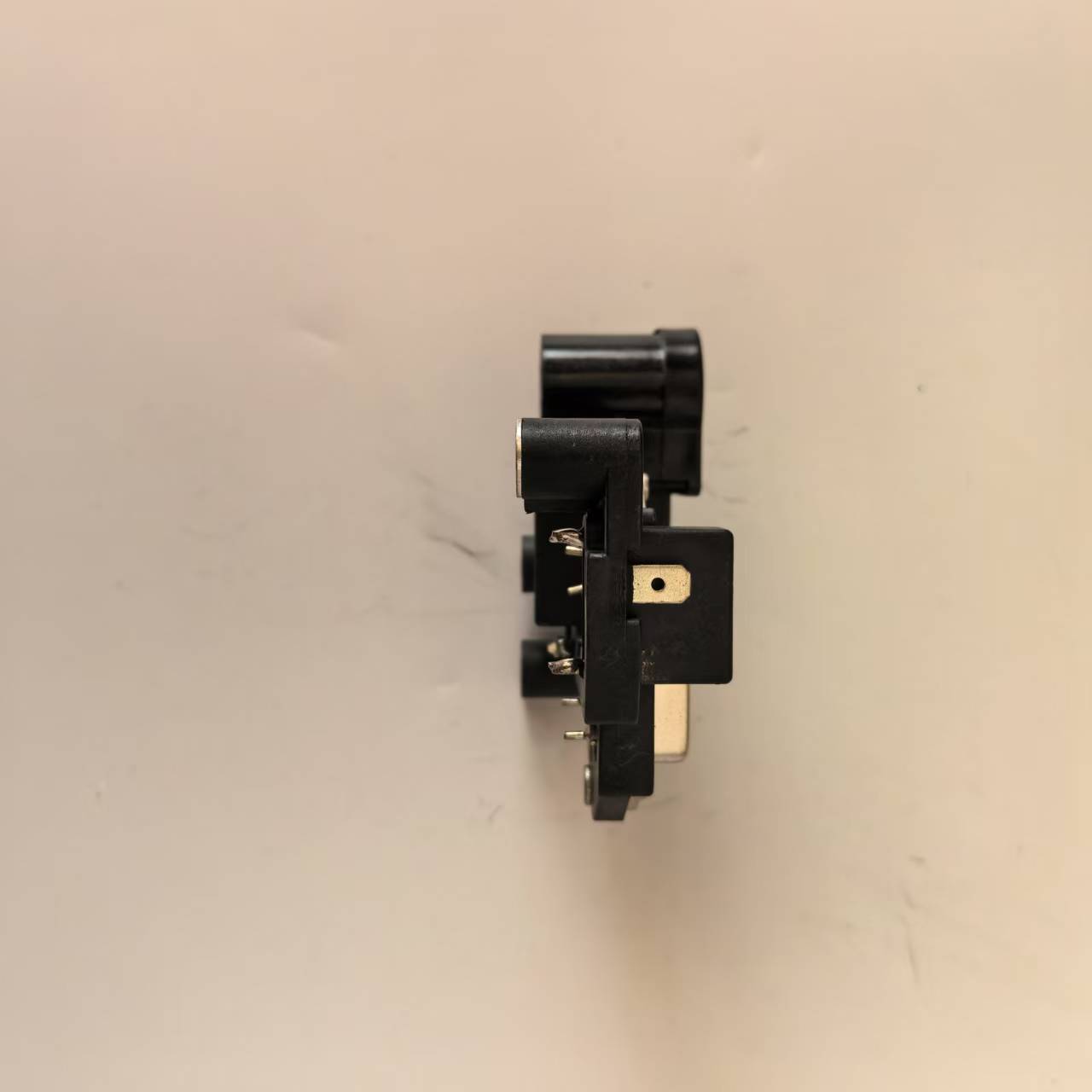 Vc1 Regulator Is Suitable for Aobo Generator Howo A7 Heavy Truck Engine Auto Parts with High Compatibility