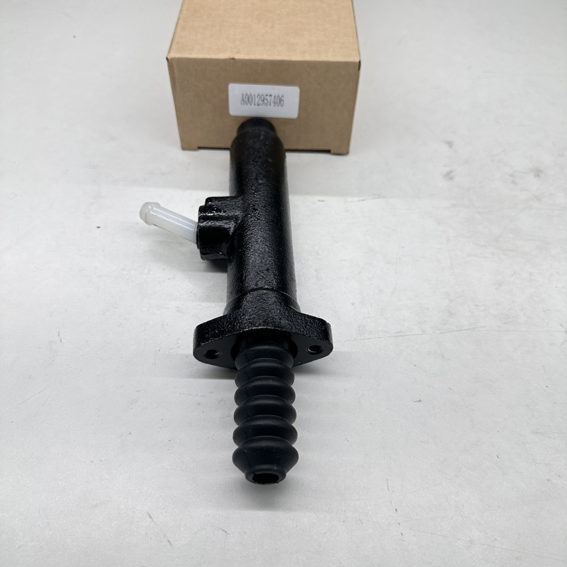 Suitable for Mercedes-Benz Clutch Master Cylinder 87-96 0012957406 A0012957406