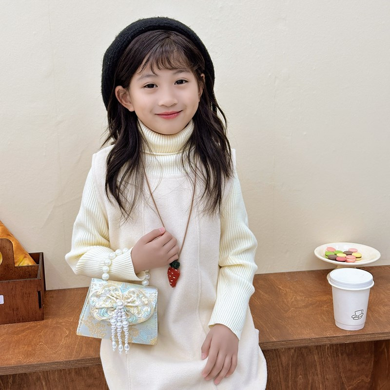 Bolso bandolera para niñas de estilo chino nuevo bolso bandolera para niños con borla portátil de perlas 2024 nuevo bolso de cadena para niños